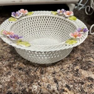 Beautiful 7”x 2 3/4” vintage candy dish.